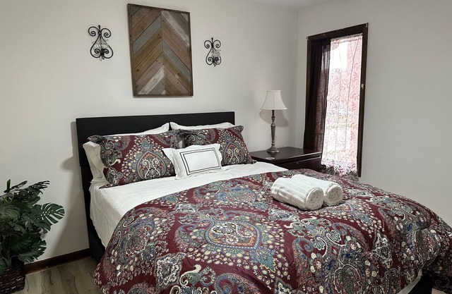 Old Aristocracy Hill 1BR Quiet Apartment Downtown!