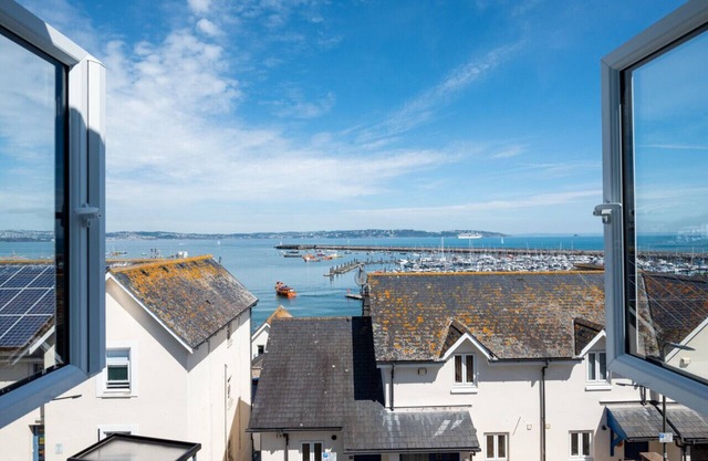 Old Ice House - Three Bedroom House, Sleeps 8