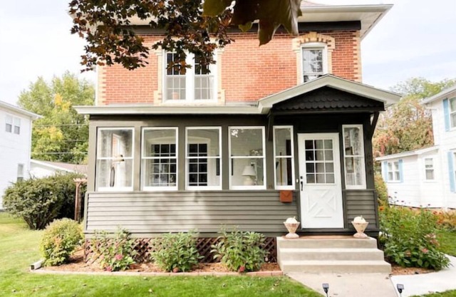 Old Reliable Historic Brick Housen