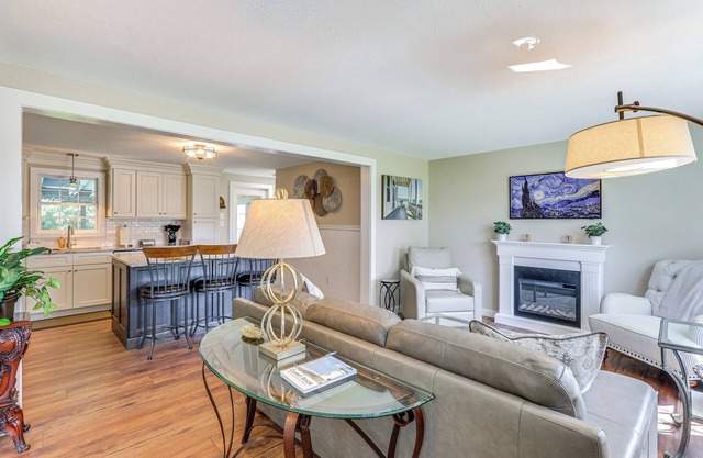 Old Saybrook Home w/Screened Porch & Ocean View!