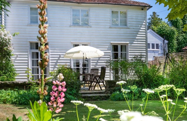 Old School House - One Bedroom Apartment, Sleeps 2