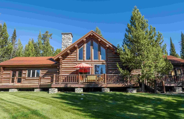 Old Trail Hideaway: 3 BR, 2 BA House in Wilson, Sleeps 9