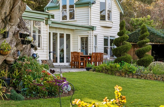 Old World Charm - Little Breda - Shoreham with Views