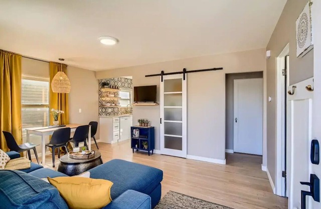 Olde Town Gold-2 bed/1 bath in Olde Town Arvadan