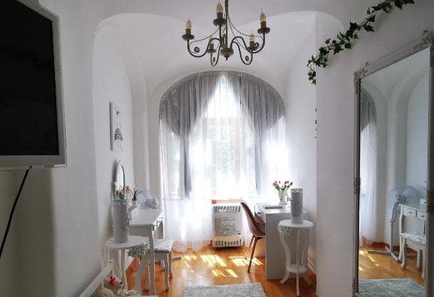 Oldtown Shelter Apartment with free private parking
