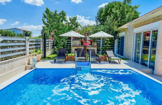 OLYMPUS RESIDENCES/Private Villas