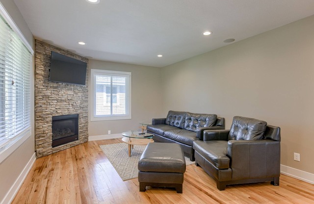 *OMAHA'S BEST MIDTOWN CHARMER- MINS TO DOWNTOWN, UNMC, CWS, ZOO, CHI CEN!