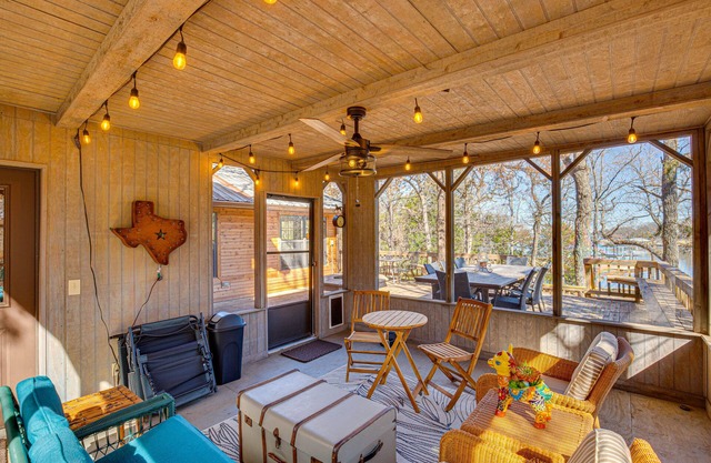 On-Site Lake Access: Streetman Vacation Rental!