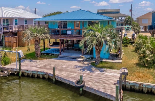 On the canal, great for kayakers, fishermen. Close to beach! - Casa Azul