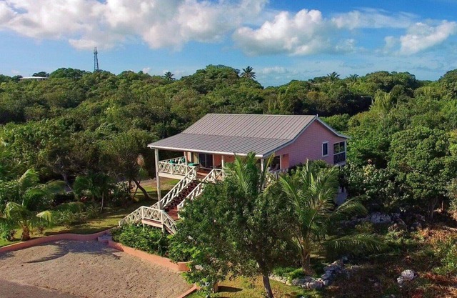 On the Water-Gated Community-Private Boat Slip/L-In Town,2 Blocks From Resturant