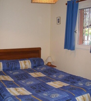 one bedroom apartment for rent with pool in the residence near the beach