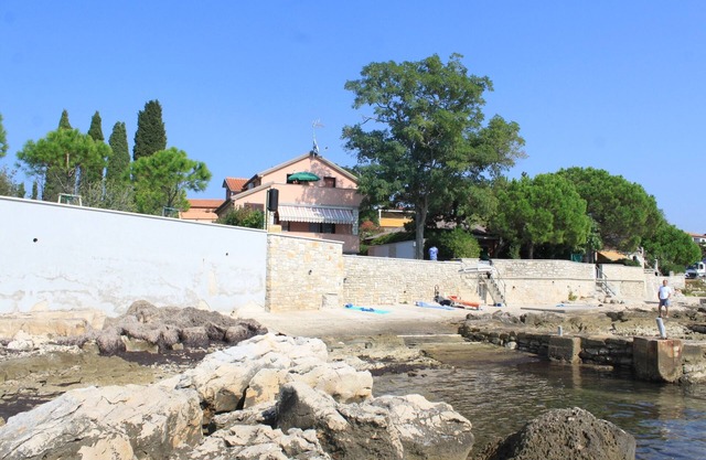 One bedroom apartment near beach Zambratija, Umag (A-6997-a)