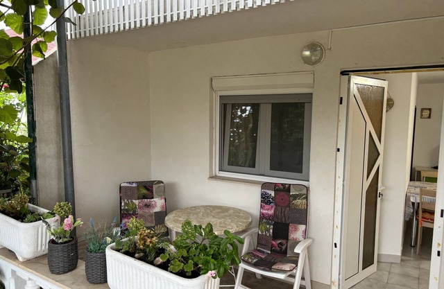 One bedroom apartment near beach Sukošan, Zadar (A-5819-c)