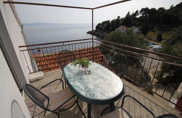 One bedroom apartment near beach Cove Tvrdni Dolac, Hvar (A-8703-a)