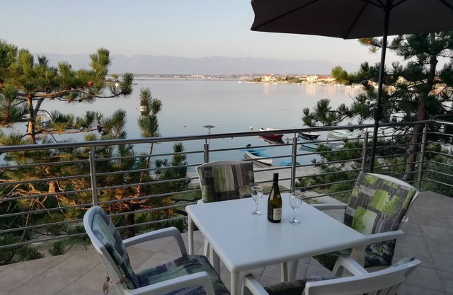 One bedroom apartment with terrace and sea view Nin, Zadar (A-6153-b)
