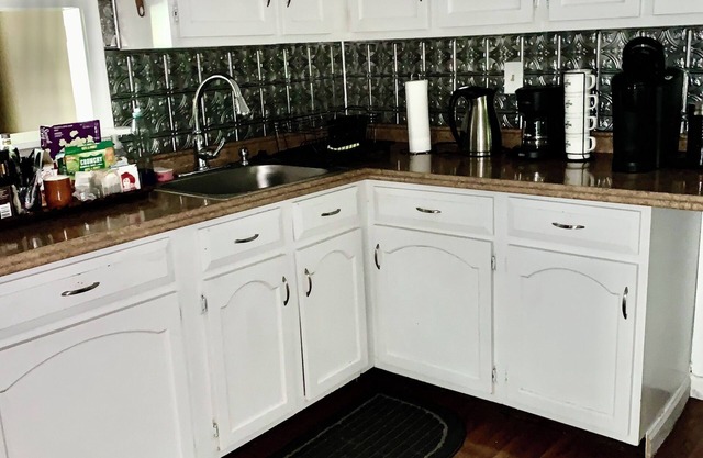 One bedroom Basement Apartment. Parking. Fios internet. Close to nature and DC