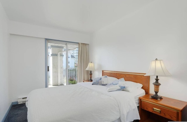 One-Bedroom Cozy Suite