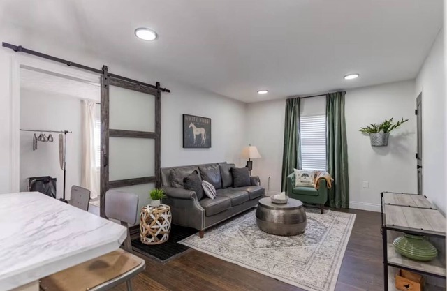 One bedroom home in downtown Etown