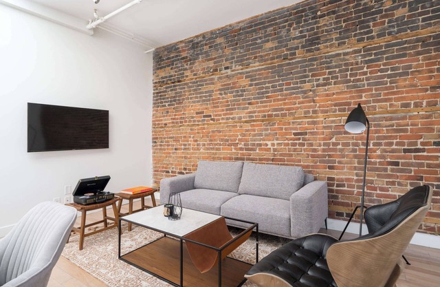 One-Bedroom Loft Summ