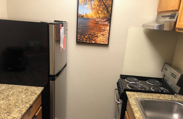 One bedroom pet friendly with kitchen