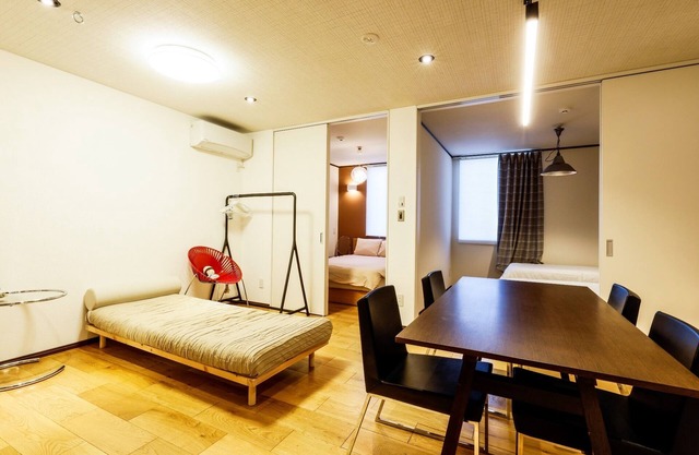 One floor charter 1F/Osaka Ōsaka