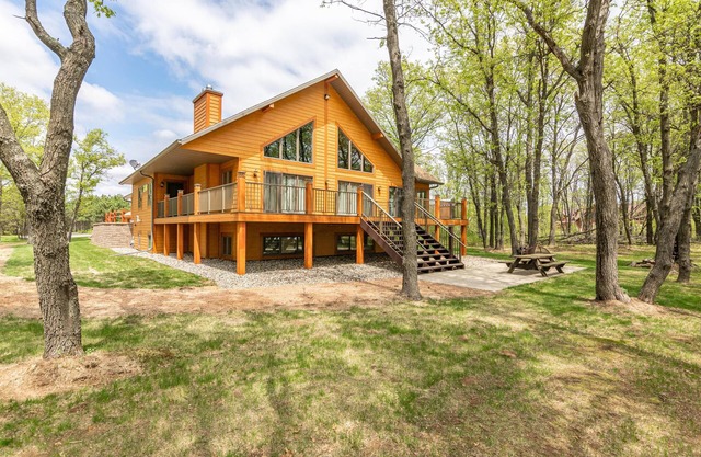 ONE OF A KIND FAMILY BEACH FRONT HOME ON LAKE PETENWELL - PET FRIENDLY