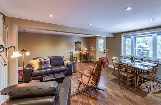 One-of-a-kind farm lifestyle experience! Cozy 2 bed 2 bath farmhouse in Mulmur!