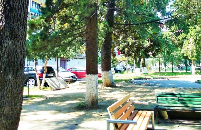 One room apartment for rent, renewed, new furnitures, 6 minute walking to beach