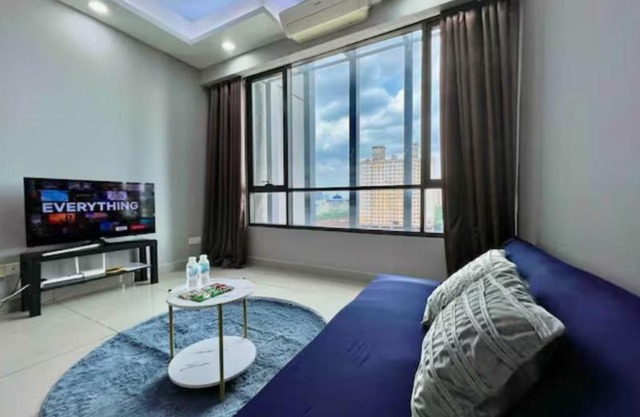 One Room Studio with WiFi and MRT