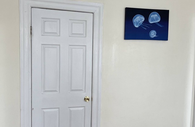 Only 2.3 Miles to NYC Entire Apt Clean & Cozy “At JC Heights”