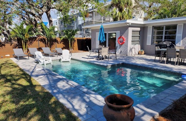ONLY 2 WKS LEFT IN AUG 5 Min walk to Beach & Village, Private Pool,On the Canal