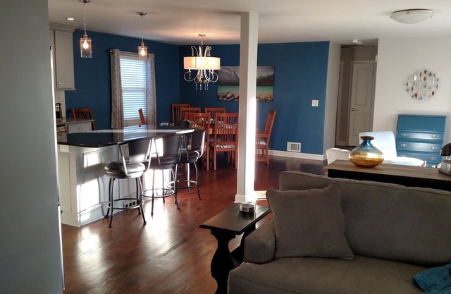 Open Floor Plan 2 Bdrm-Private Home in Mission, KS-video tour-3rd picture