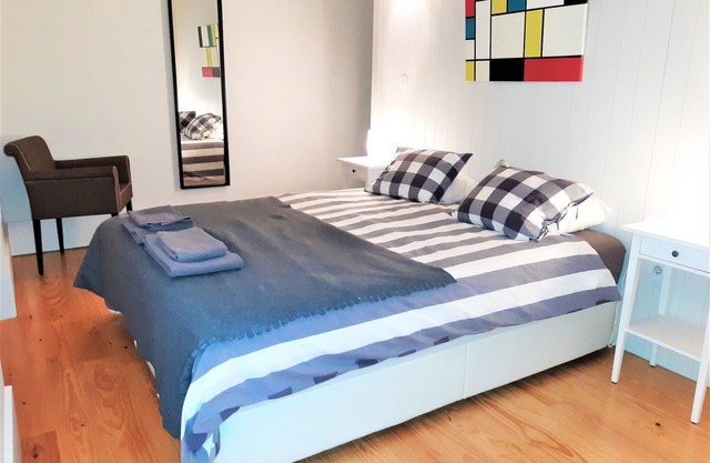 Oporto Delight 2.1-Luxury Apartment in Historic Center with Balcony 1br, max 4p