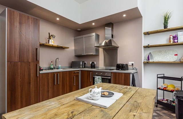 Orange Rentals | Beautiful 2 bedroom apartment | City Centre | Sleeps 6