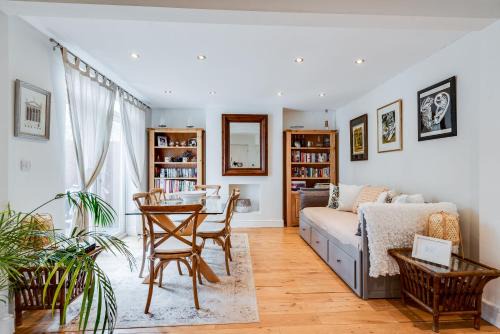 Orchard - 3 Bedroom House Headington & parking & garden