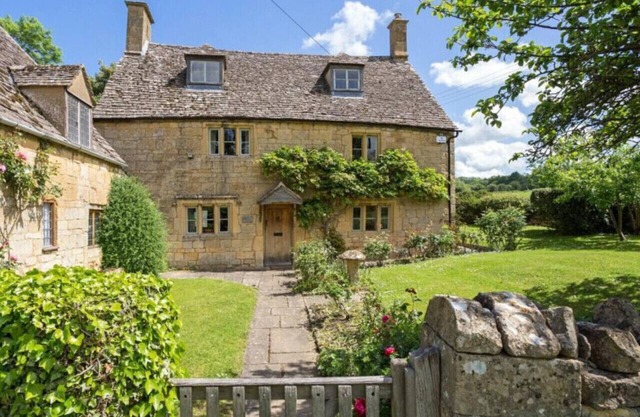 Orchard Cottage - Beautiful Home near Broadway