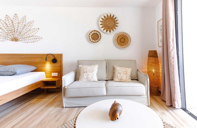 Orient Bay beachfront apartment