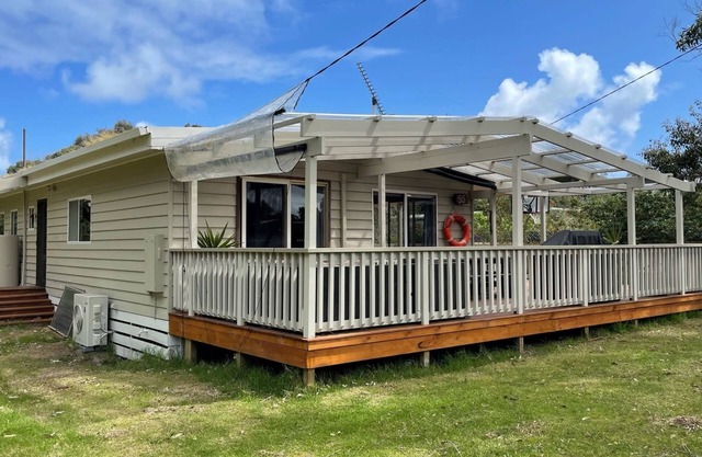 Orion Lodge - in a quiet pocket of Venus Bay