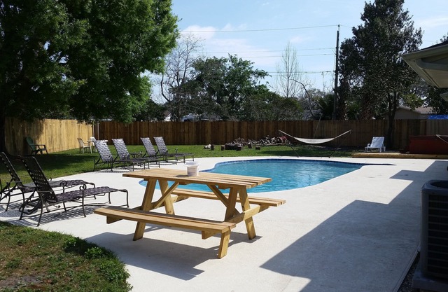 ORLANDO BUDGET FRIENDLY HOUSE/PRIVATE POOL/SLEEPS UP TO 12/CLOSE TO EVERYTHING