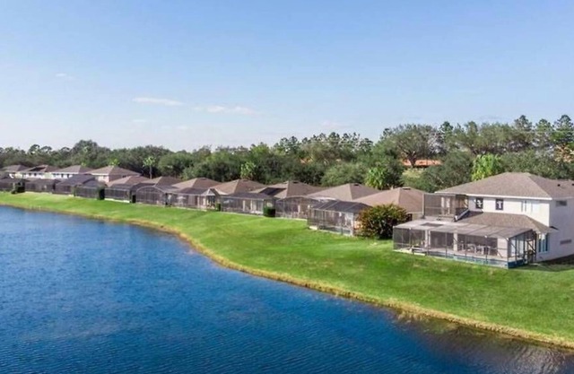 Orlando Lake House, Pool, 10min to Disney, Universal, 10 guests