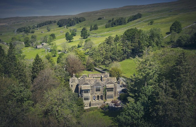 Oughtershaw Hall - a large propertie that sleeps 16 guests in 8 bedrooms