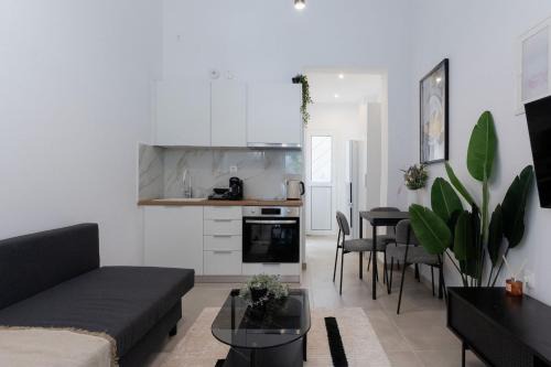 Ousakiou Studio by Staycom