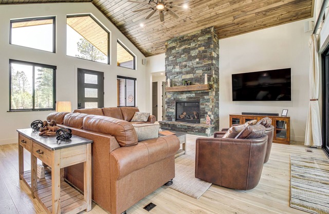 Outdoor Entertainment Area: Cabin in Show Low!