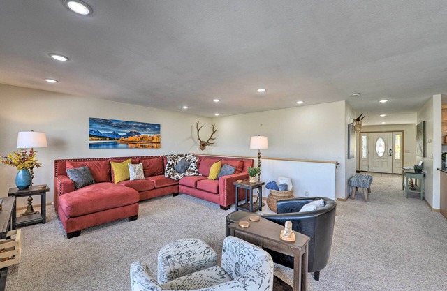 Outdoor Enthusiasts' Retreat w/Hot Tub, Deck