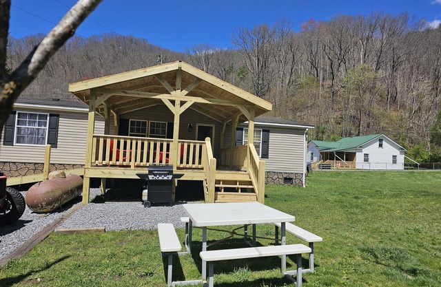 Outlaw House2 "Jake's place "