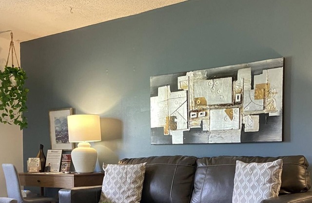 Outstanding 2-Bedroom Property. Great Location & Lots of Amenities