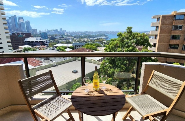 Outstanding Opera House & Harbour Bridge Views