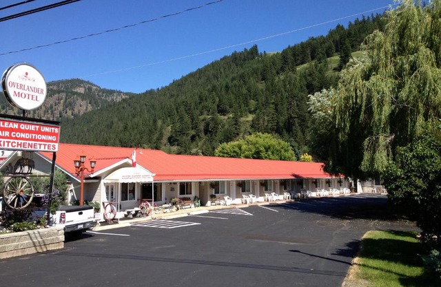 Overlander Motel