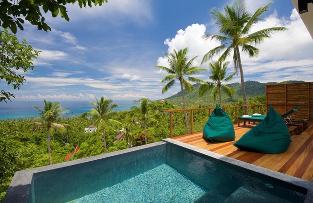 Overthemoon Luxury Pool Villas