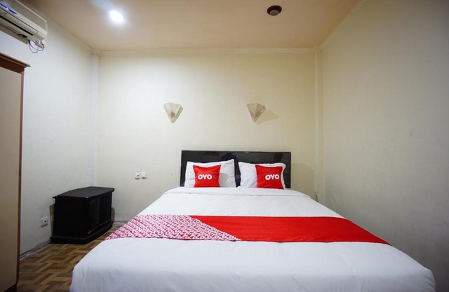 OYO 2217 Galaxy Hotel
